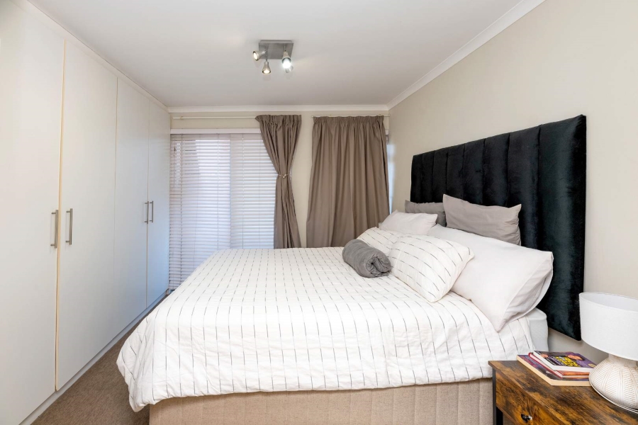 2 Bedroom Property for Sale in Sea Point Western Cape